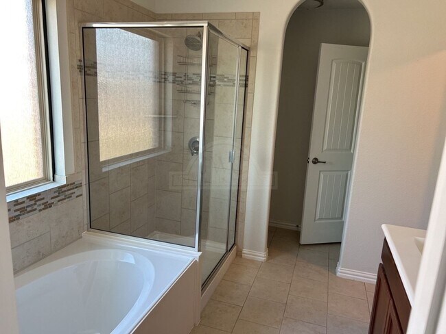 Building Photo - 6311 Serpentine Dr