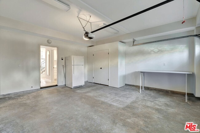 Building Photo - 6412 Lunita Rd