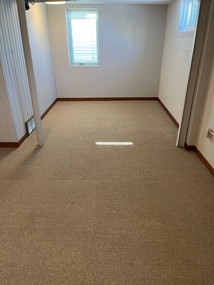 Building Photo - 1043 6th Ave