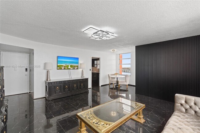 Building Photo - 1351 NE Miami Gardens Dr