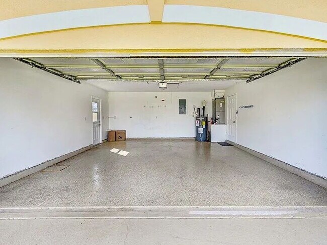 Building Photo - Remodeled Home Near Schools