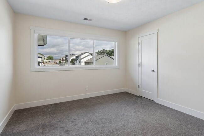 Building Photo - 303 Otoe Dr