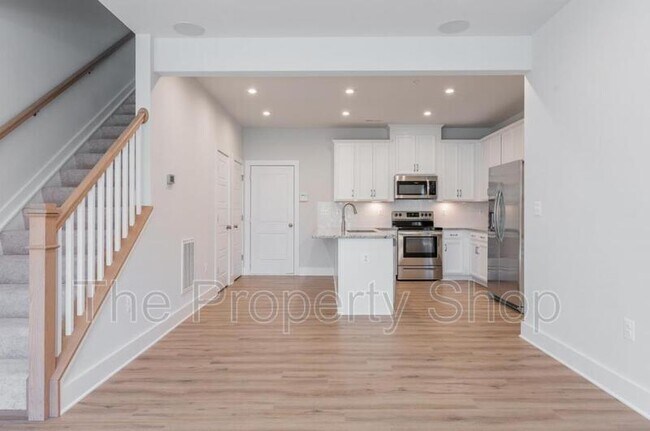 Building Photo - 2620 Lassen Pl