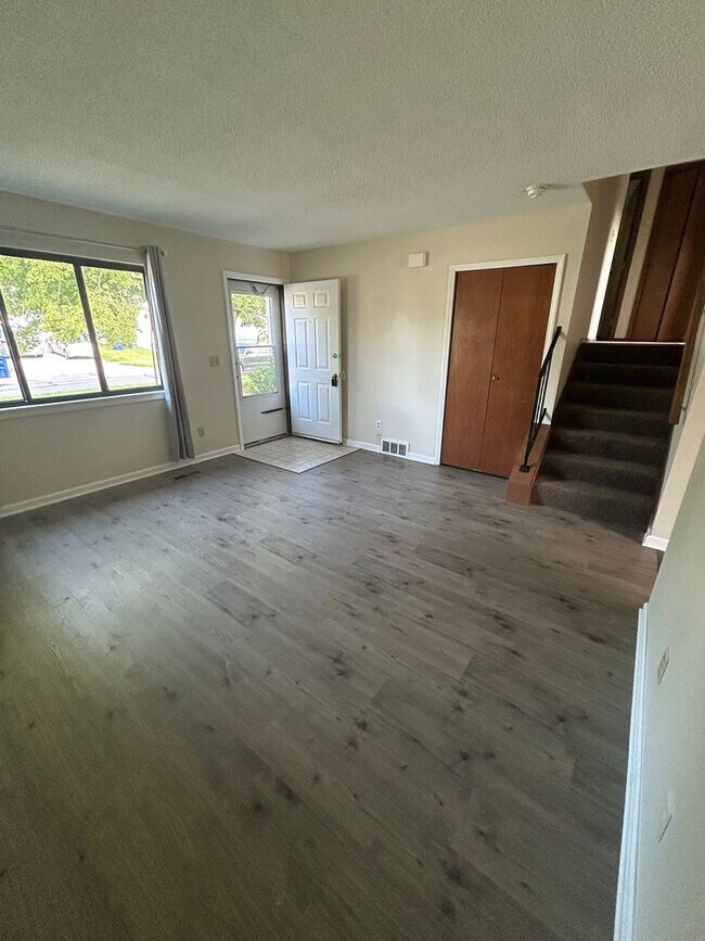 Building Photo - Three Bedroom Split-Level near Easton   **WESTERVILLE SCHOOLS**