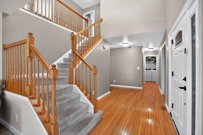 Building Photo - Spacious 4BR House in Oswego