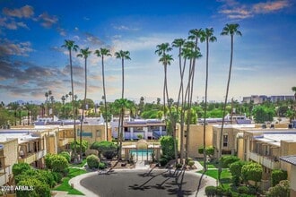 Building Photo - 6943 E 3rd St