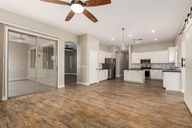 Building Photo - 4326 E Cloudburst Ct