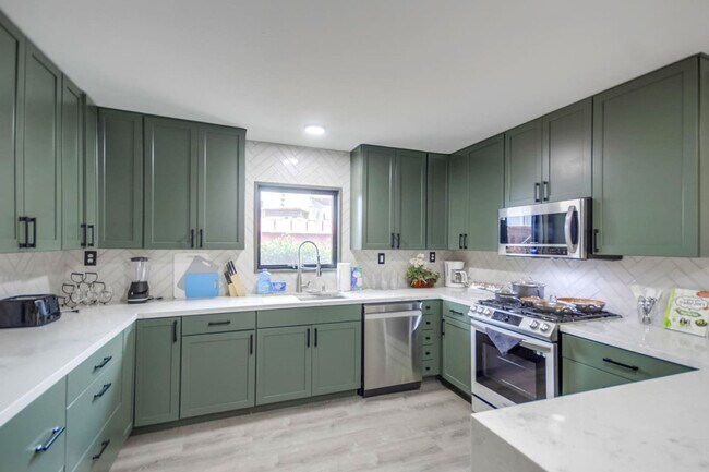 Building Photo - 5551 Churchward St