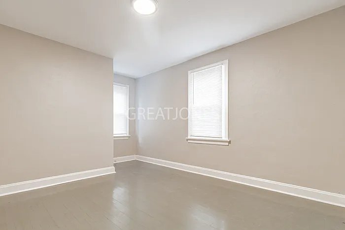 Building Photo - 113 Powell Ave