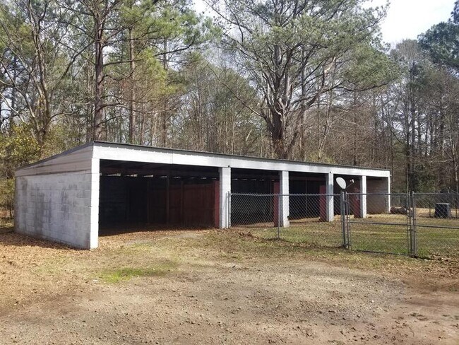 Building Photo - 180 N Burson Ave