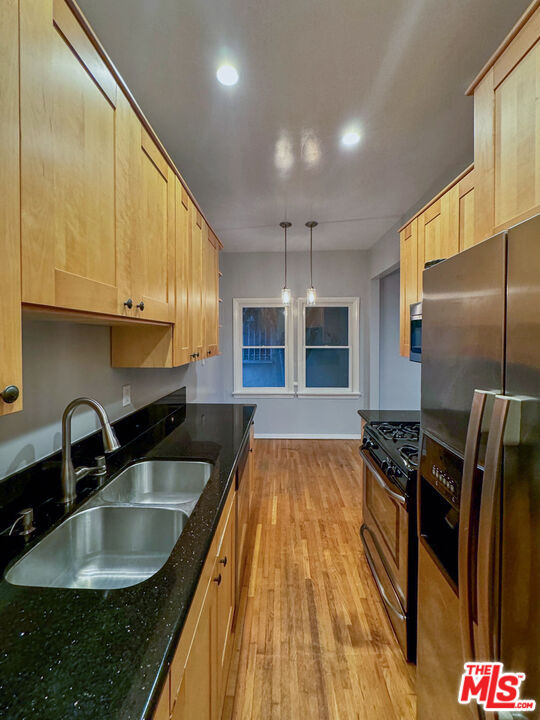 Building Photo - 340 N Oakhurst Dr