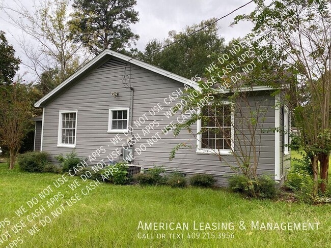 Building Photo - 203 Lee Ln