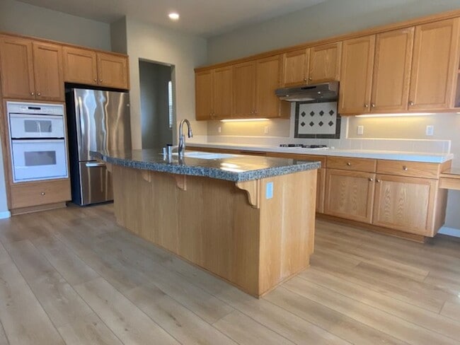 Building Photo - Immaculate home in West Roseville! Please no pets