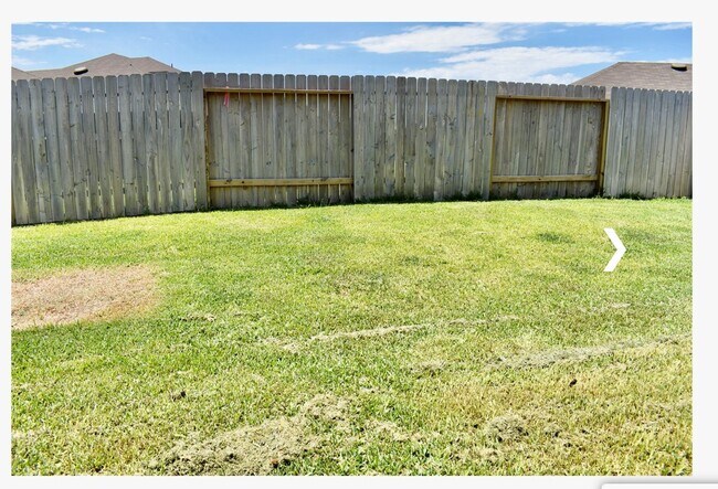 Building Photo - 1811 Legacy Hills Dr