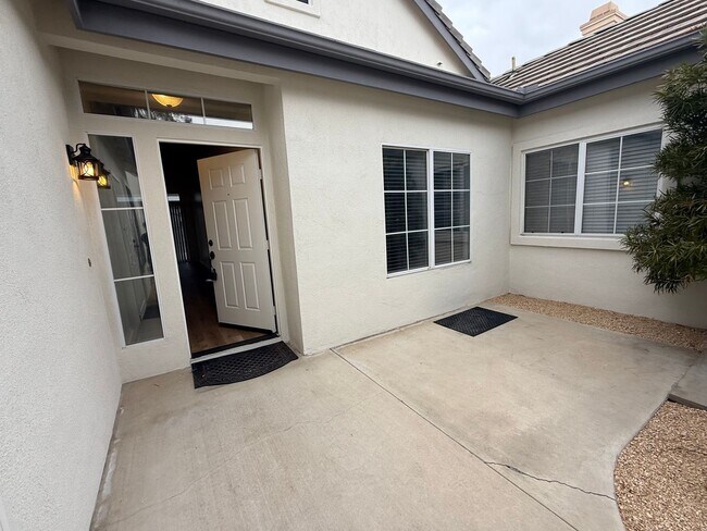 Building Photo - Wyndham Rose in AV, 2 Bedrooms,2 Bathrooms + Den, Gated Community,