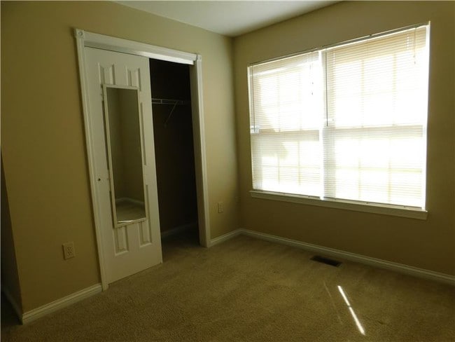 Building Photo - 476 Rosebud Cir