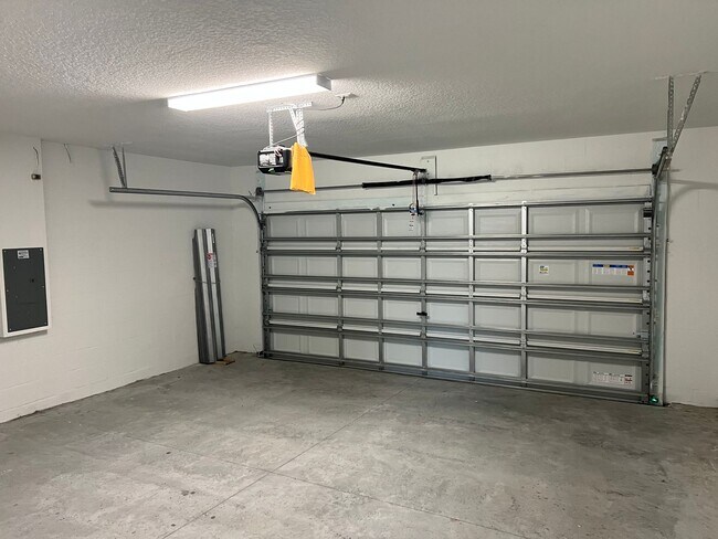 Building Photo - 12032 Miracle Mile Dr- Timber Creek