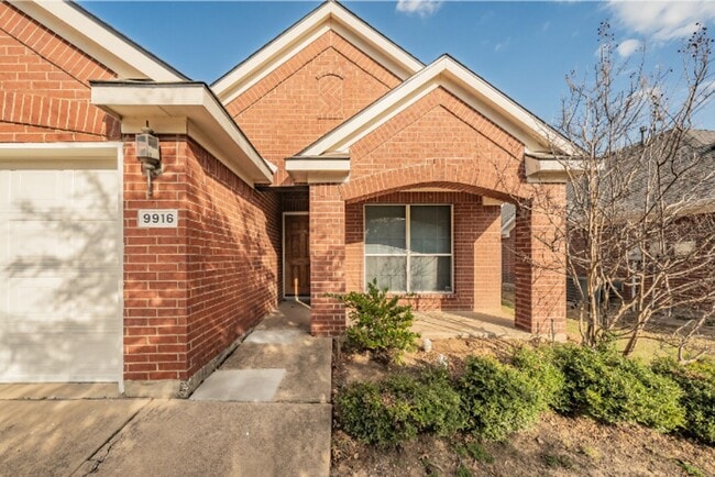 Building Photo - 9916 Channing Rd