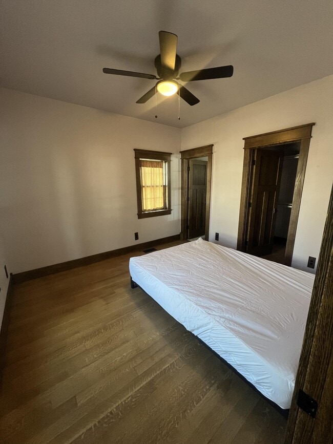 Building Photo - 730 6th St