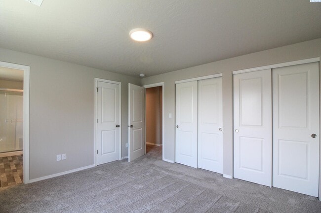 Building Photo - Newer 3 Bed/2 Bath Rambler in Pasco
