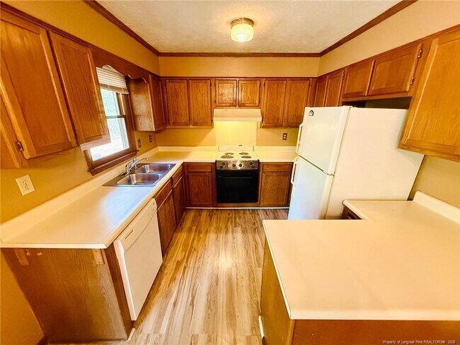 Building Photo - 210 Tiverton St