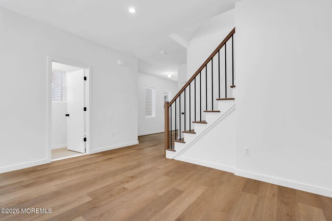 Building Photo - 211 Dewitt Ave