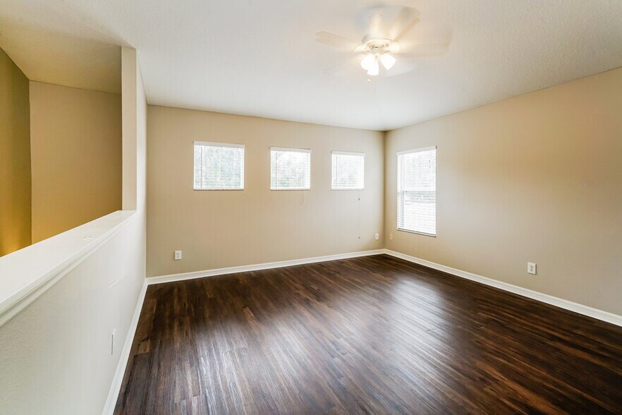 Building Photo - 1405 Marsh Wood Dr