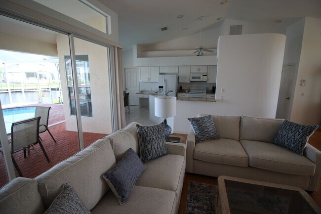 Building Photo - Short Term Rental ** Available 11/1/25 ** 3 Bed/2 Bath Pool Home ** Punta Gorda Isles** $7,500/mo