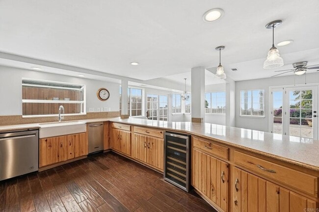 Building Photo - 2205 Cameo Rd