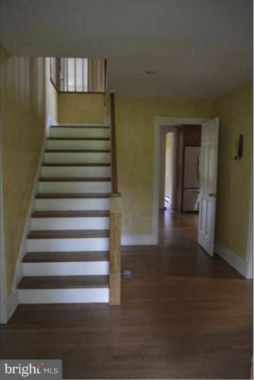 Building Photo - 15537 Carroll Rd