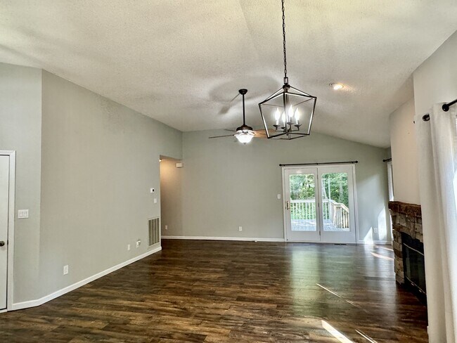 Building Photo - 310 Paoli Trce