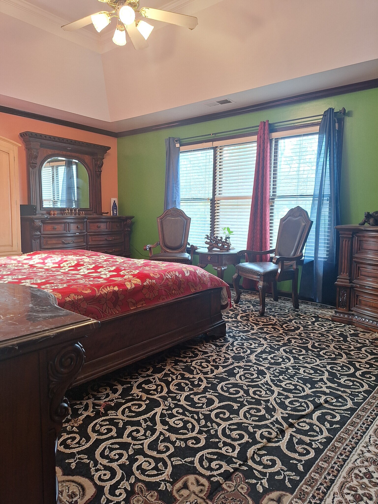 Building Photo - 100 Sunvalley Dr