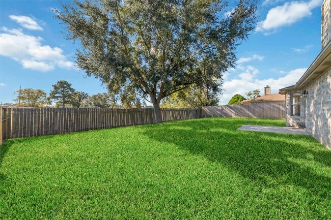 Building Photo - 17075 Great Glen Dr