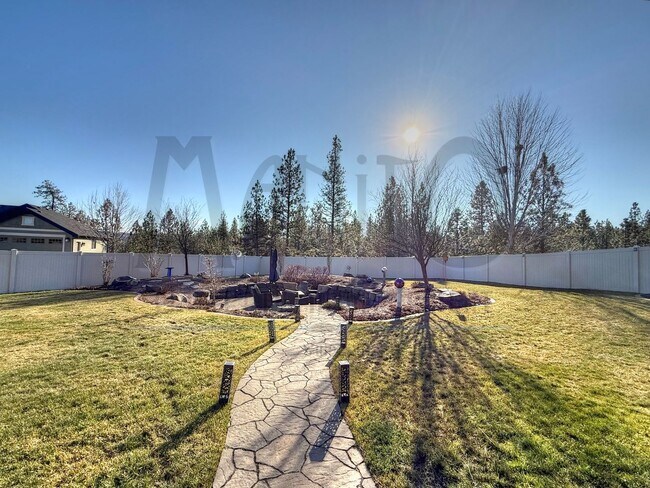 Building Photo - Stunning River Ridge Home With Spectacular Views