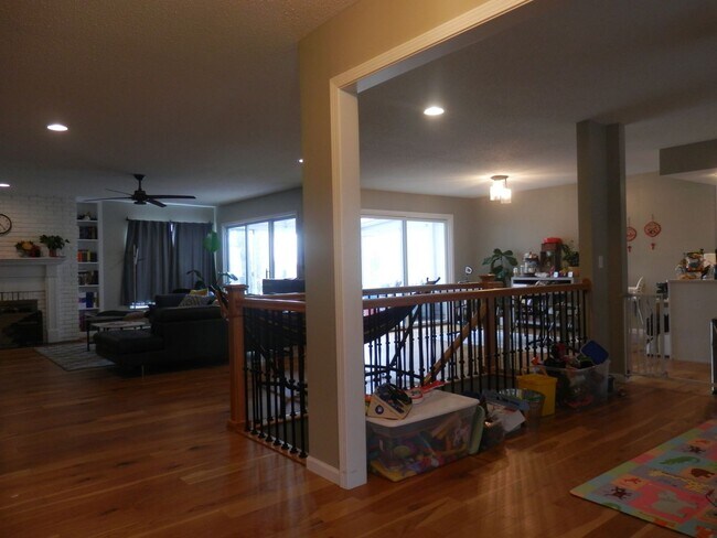Building Photo - Spectacular 5 Bed 3 Bath With Amazing View Of Number 9 Fairway at CCMO!