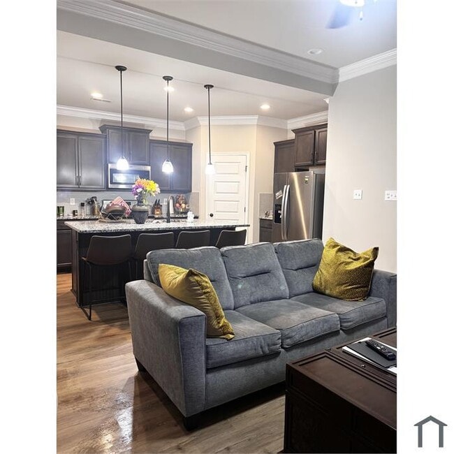 Building Photo - 127 Rita Ann Wy