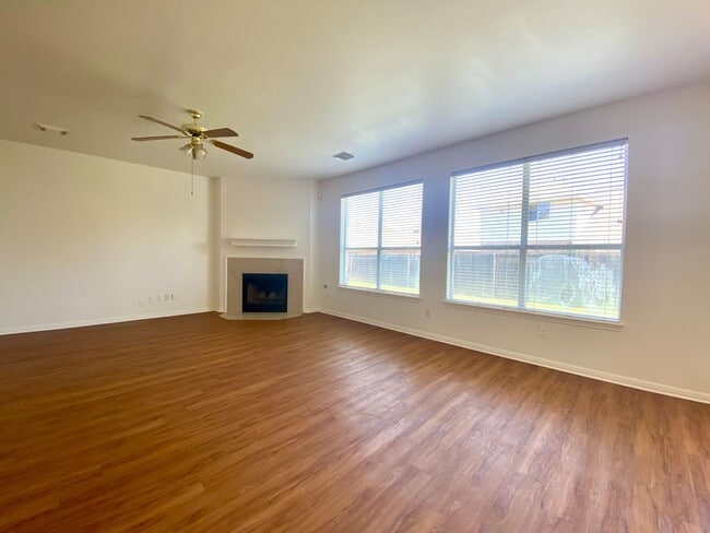 Building Photo - Lovely home in desirable Scofield Farms!