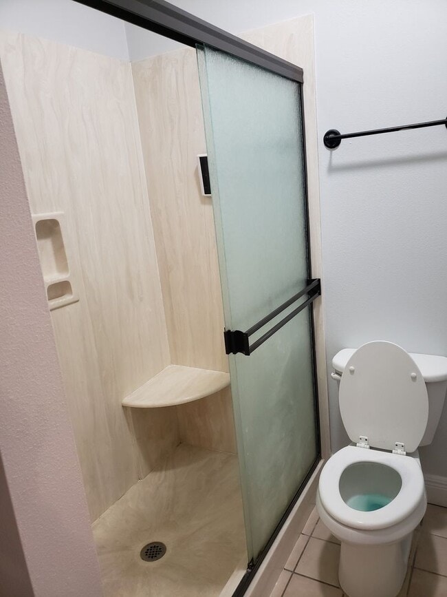 Building Photo - Now Leasing! Highland Village II – Gated a...
