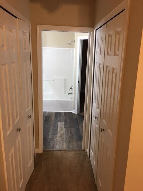 Building Photo - 110 Falling Water Cir