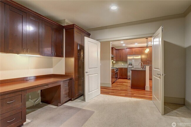 Building Photo - 2Bd/2Ba Kirkland Condo