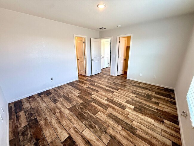 Building Photo - Beautifully Updated 4 Bedroom Home in Valley Springs Estates- Available Now!