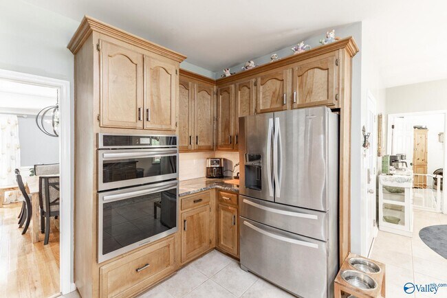Building Photo - 15033 Greentree Trail SE