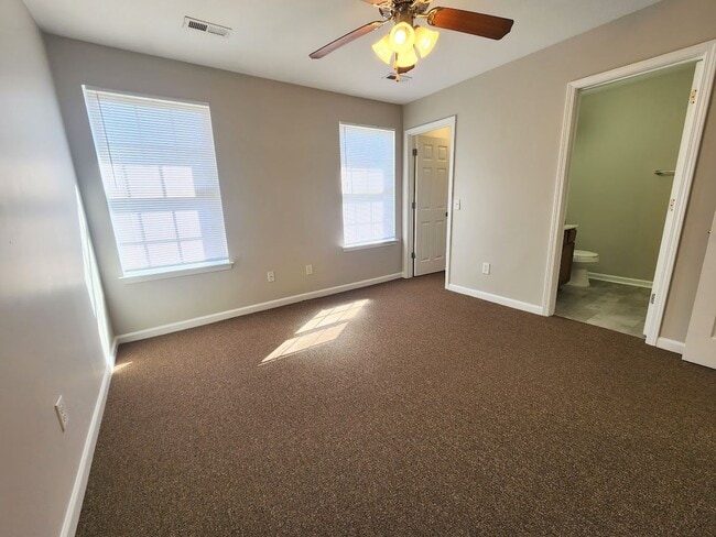 Building Photo - Goldfinch