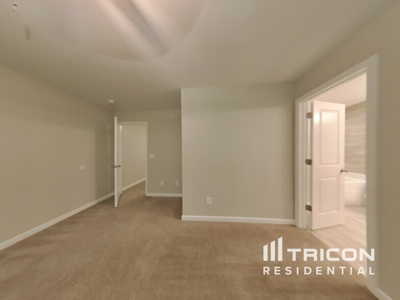 Building Photo - 133 Hickory Station Ln