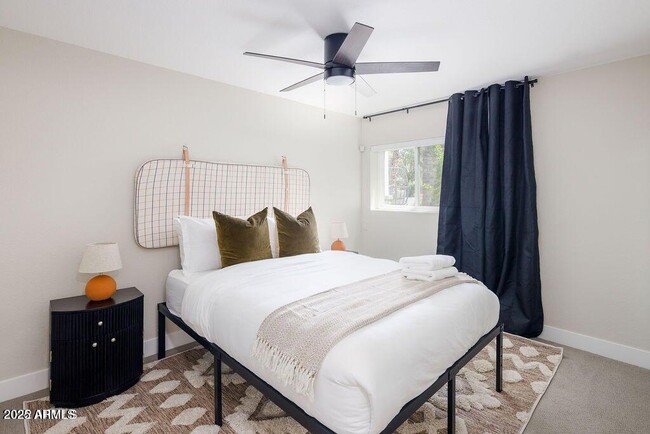 Building Photo - 6174 E Janice Wy