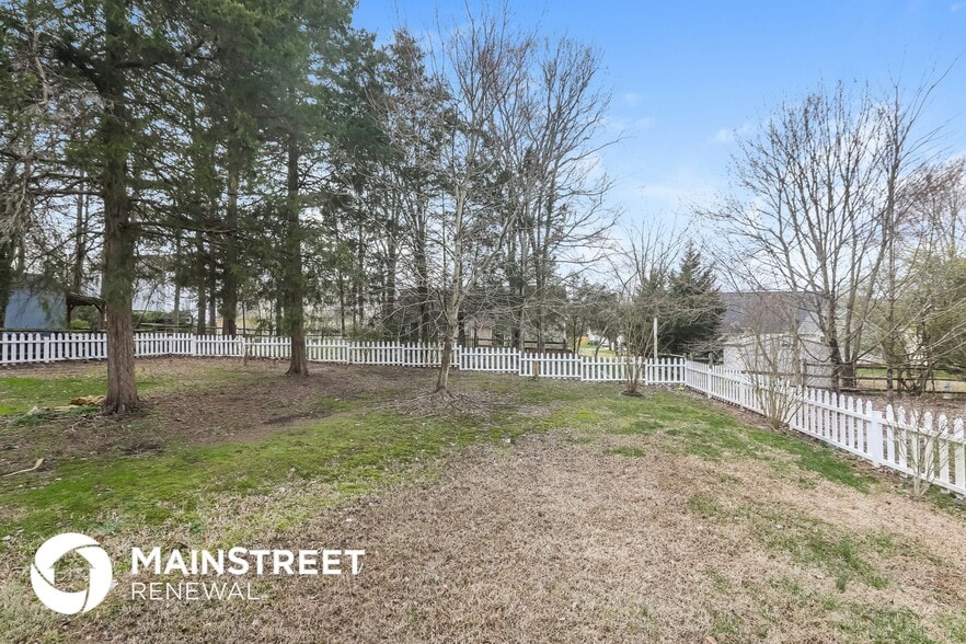Building Photo - 3212 Leicester Dr