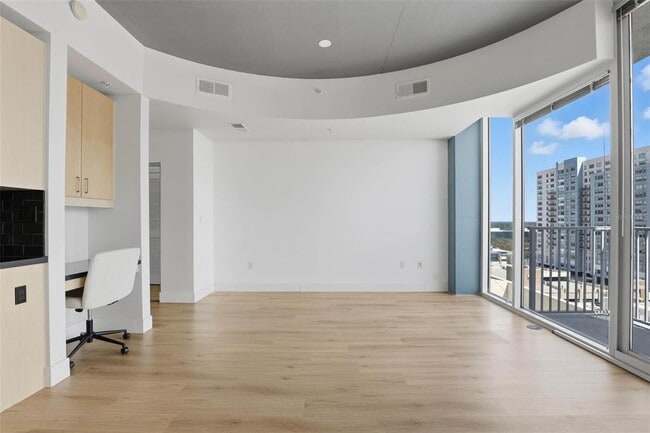 Building Photo - 155 S Court Ave