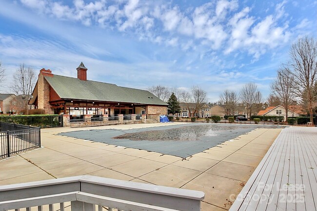 Building Photo - 6826 Colonial Garden Dr