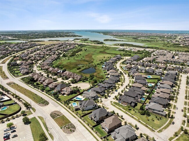 Building Photo - 5008 Statesman Ln