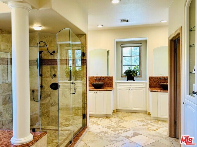 Building Photo - 19 Ranchero Rd